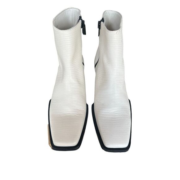 FRAME LE MADDOX  LEATHER ANKLE BOOTS in Off White NWOB Size 38 1/2 / US 8 1/2 - Picture 3 of 8